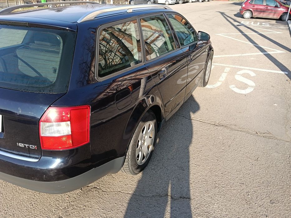 Vând audi a4 b6 din 2003 motor 19 tdi 130 de caii