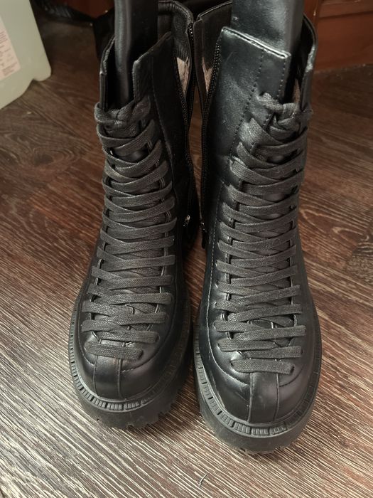 Зимние ботинки . Очень тёплые.