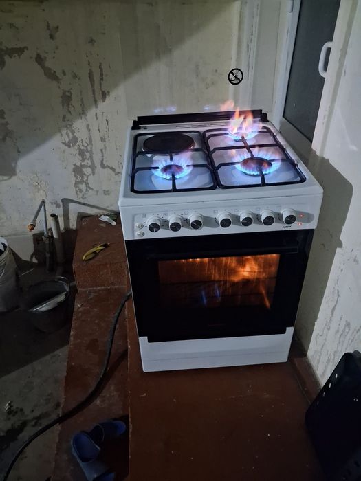 Срочно продаётся ь газ плита И60x60x85