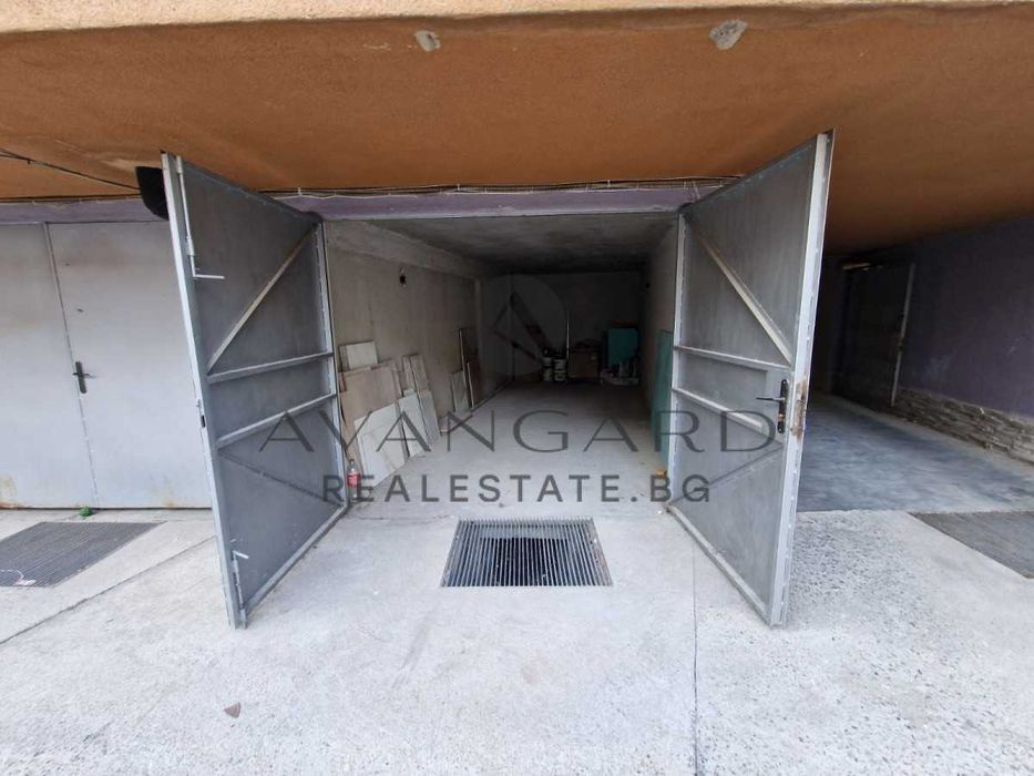 Продава се Тристаен апартамент в Пловдив, Кършияка - 99 кв.м за 2829 €/кв.м - Снимка #13