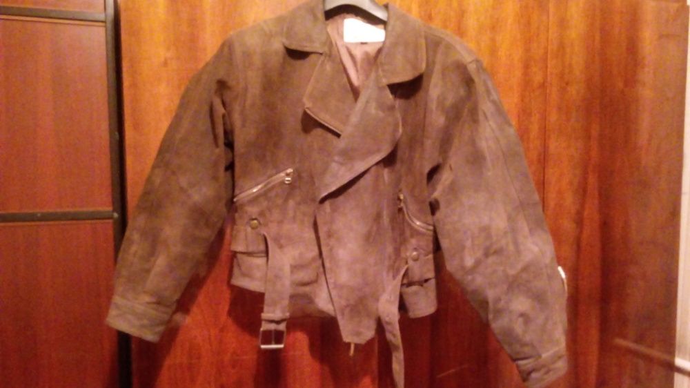 Женские демисезонные  куртки, замшевая в том числе. (46,48,54р-ры)