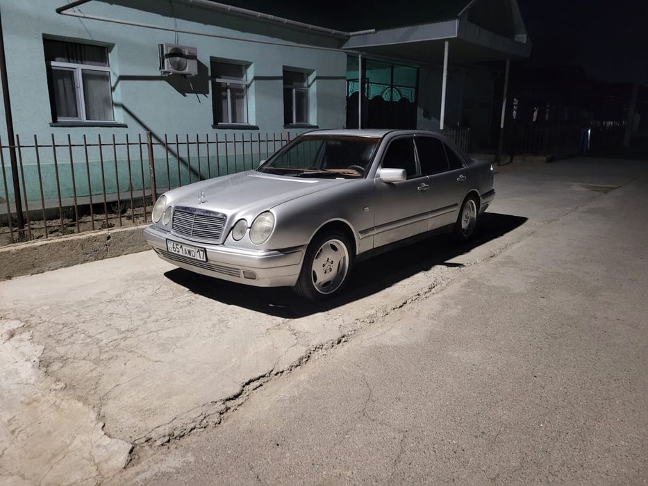 Продается мерседес бенс лупатый 210