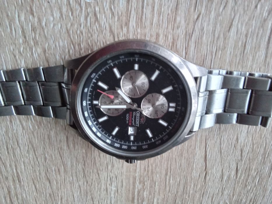 Ceas orient chronograph titanium.