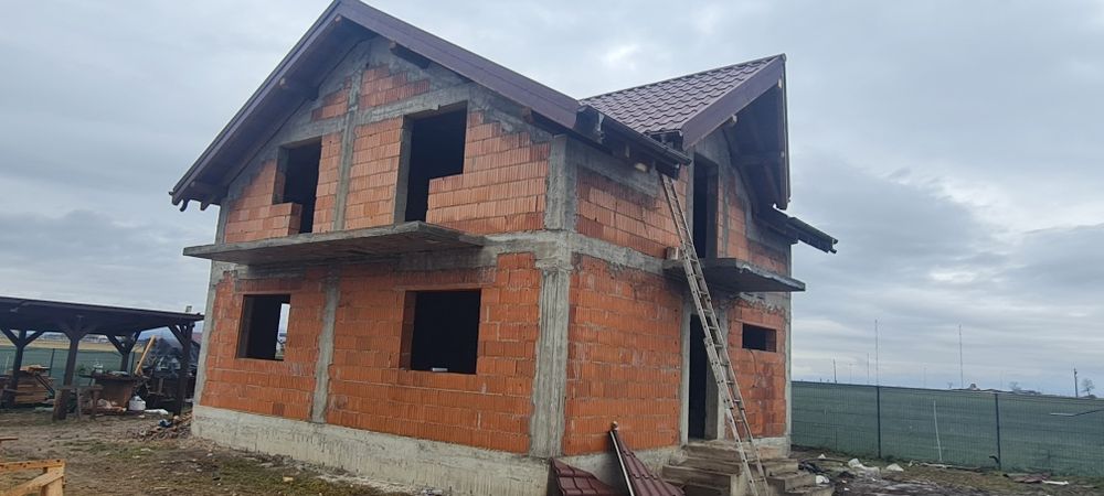 Construim la roșu in Brasov