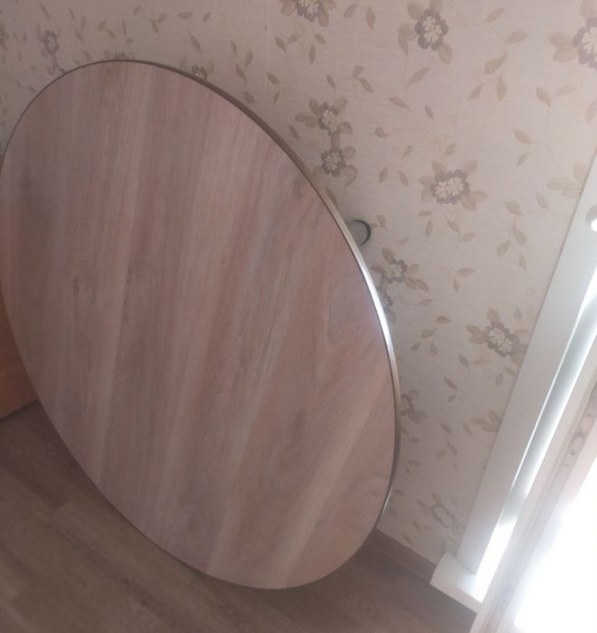 Продам круглый стол!