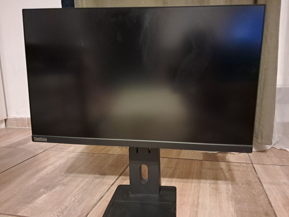 Vând monitor Lenovo ThinkVision E24q-30 – 23.8