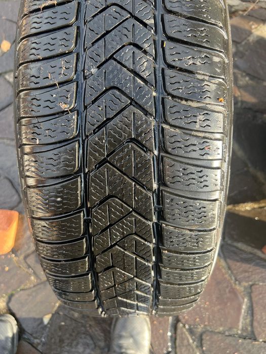 Roti Iarna 17 BMW G30 G31 G32 G11 G12 Pirelli Sottozero 225 55 17