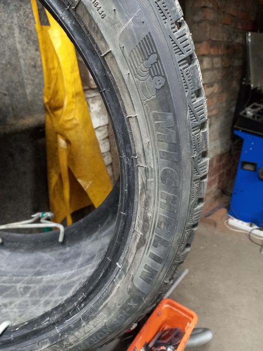 275/40R22 MICHELIN