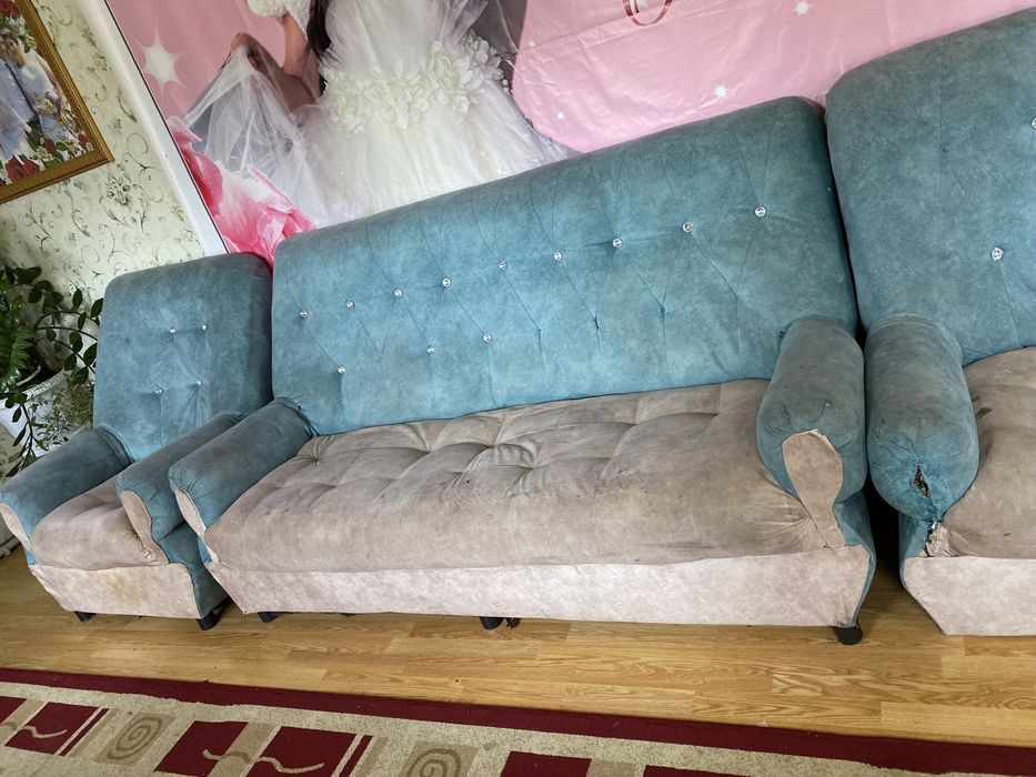 Диван для дома в хорошем состояний