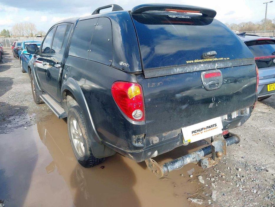 Dezmembrez Mitsubishi L200 2.5 Diesel 2007