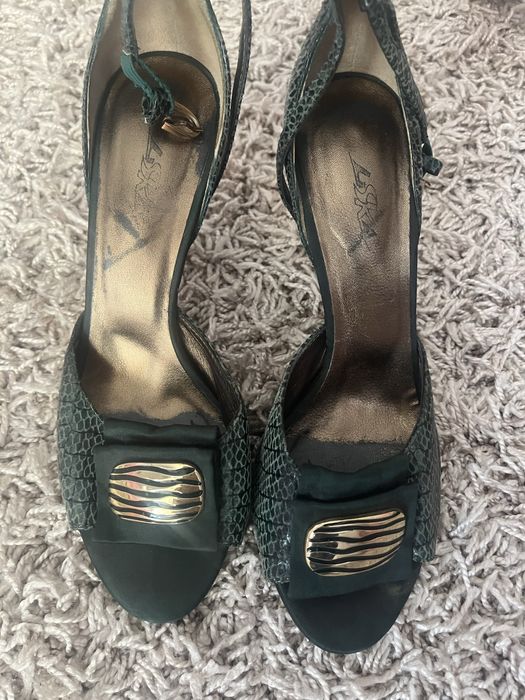 Продам туфли нарядные