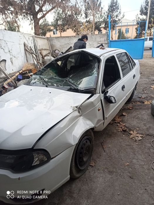 Nexia 2 1.6 sotiladi