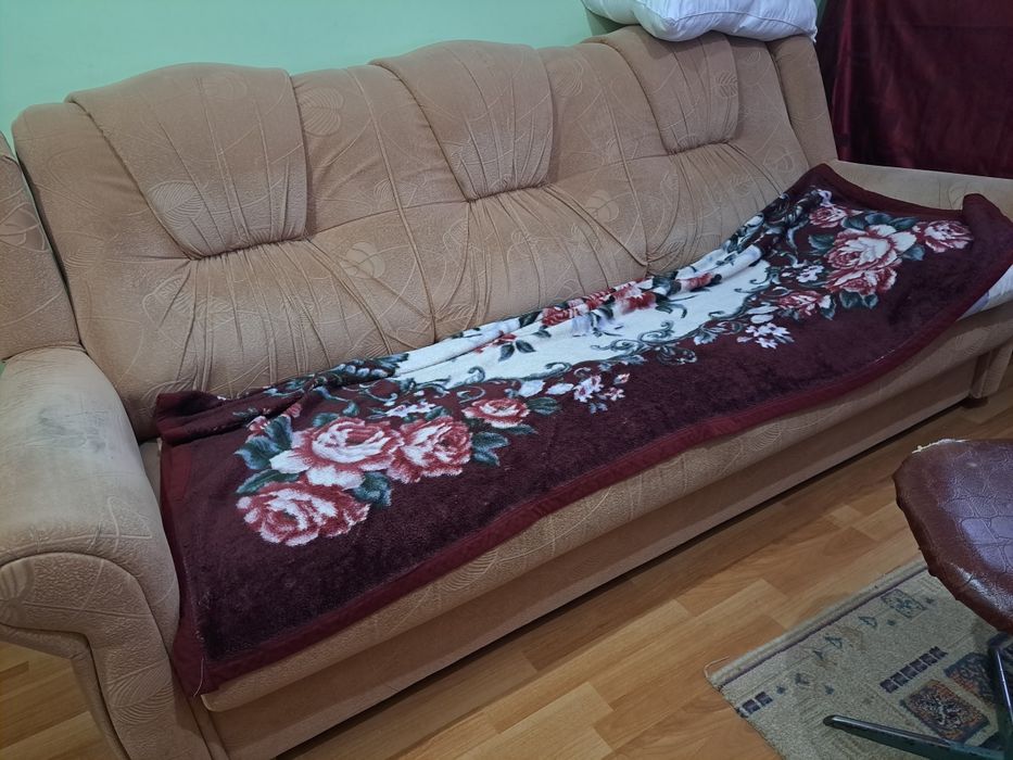 Продам диван в хорошем состоянии