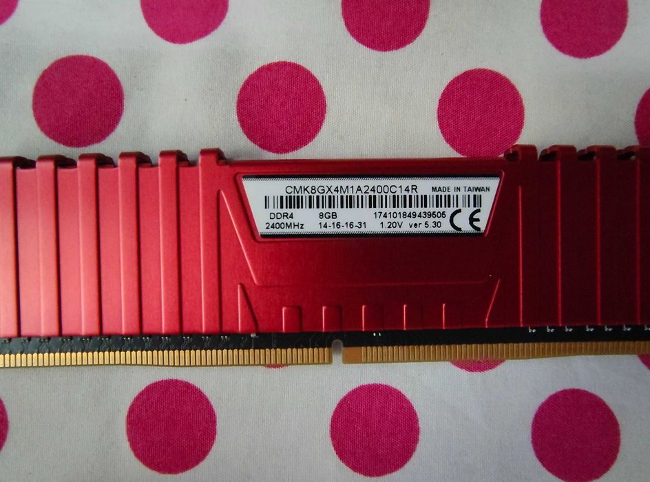Memorie Ram Corsair Vengeance LPX RED 8 GB DDR4 2400 MHz Desktop.