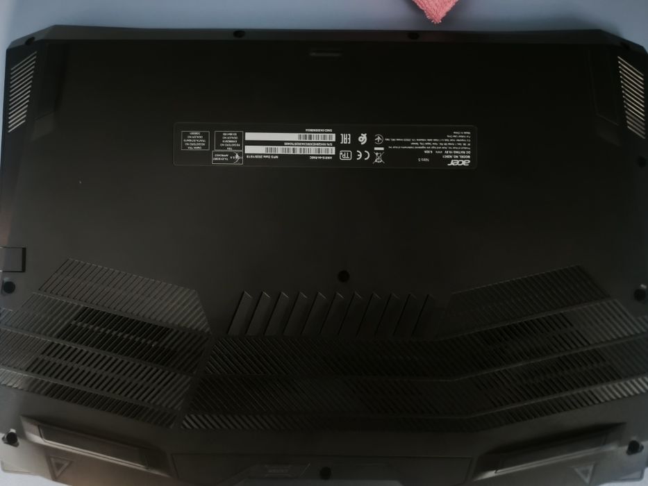 Геймърски лаптоп Acer Nitro V