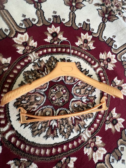 Вешалка донаси 8 минг сўм