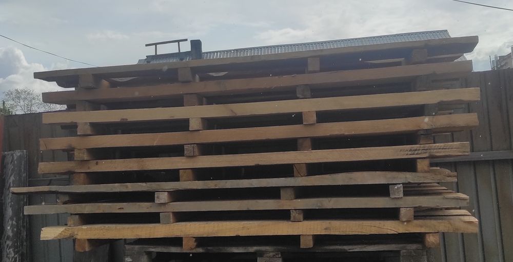 Продам поддоны .
