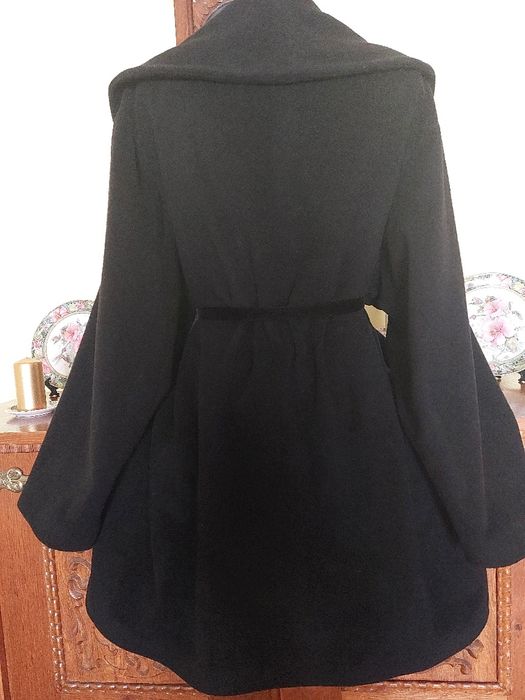 Redus! Mantou nou cu guler sal mare minunat, de primavara, din lana si cașmir