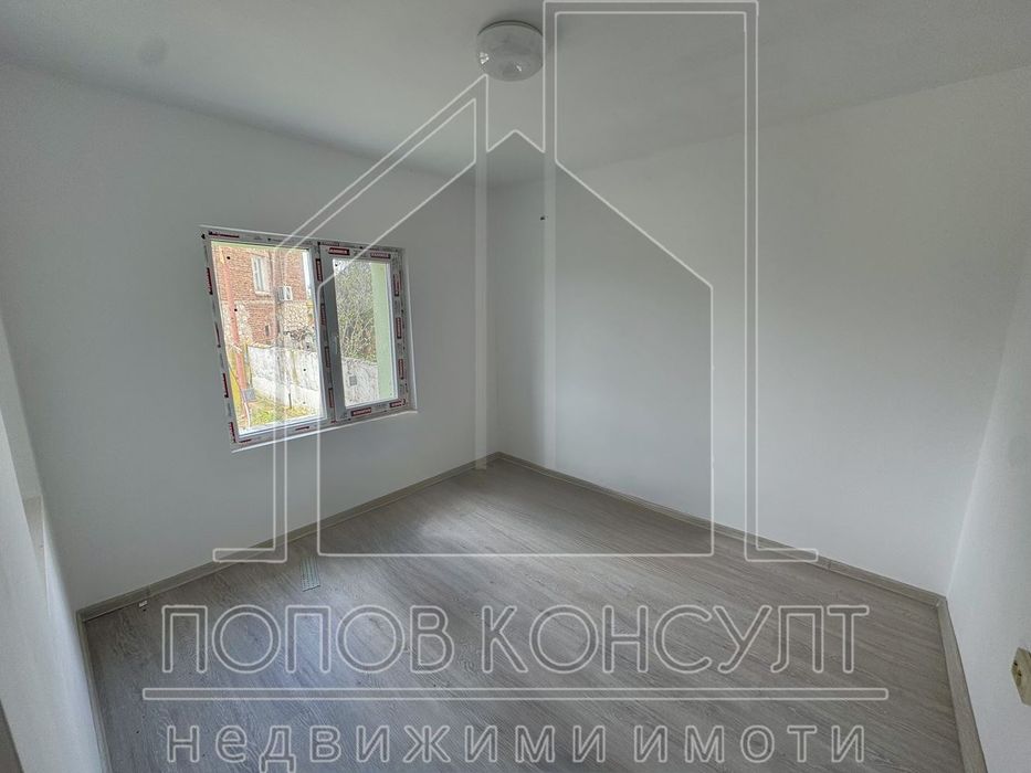 Хале с къща в Пловдив -Трилистник!