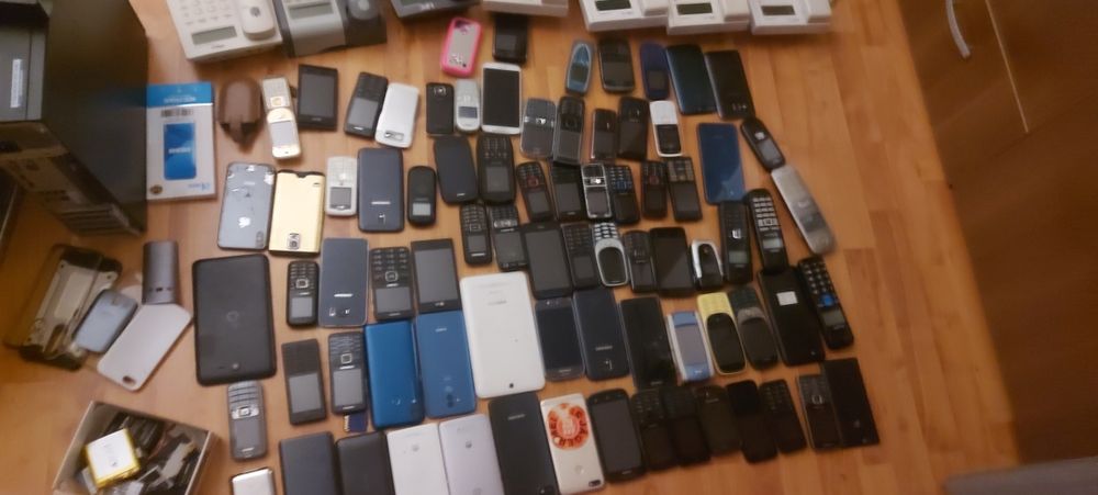 Telefoane multe prea multe cu calculatoare