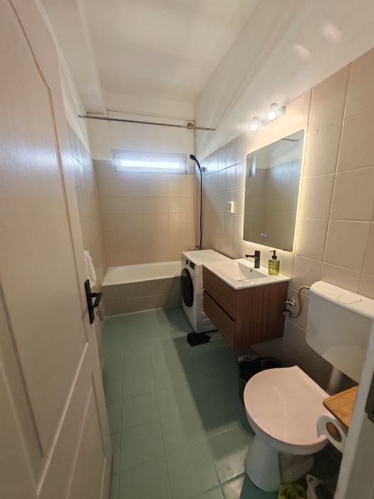 Inchiriez apartament 3 camere central
