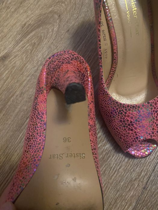 Продам туфли женские