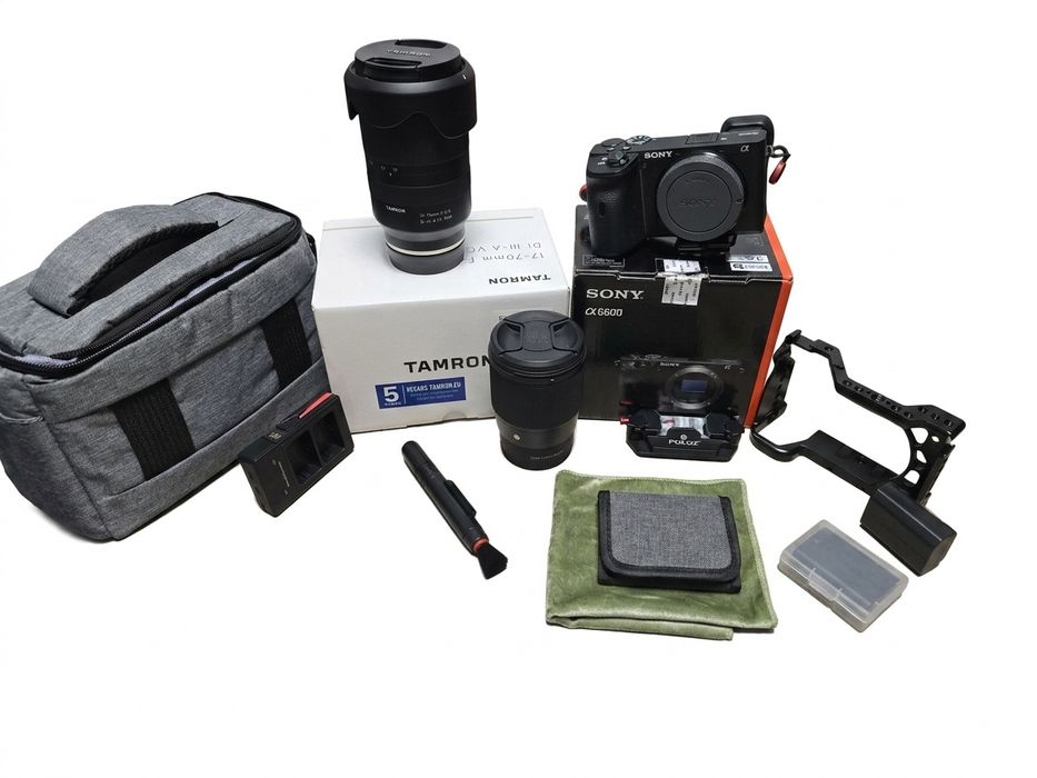 Pachet Foto Video Sony A6600 + Obiectiv Tamron 17-70mm f/2.8 + Sigma 16mm f/1.4 + Accesorii