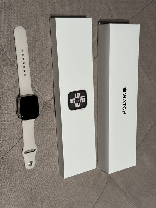 Apple watch SE 2 44mm Star Aluminium impecabil