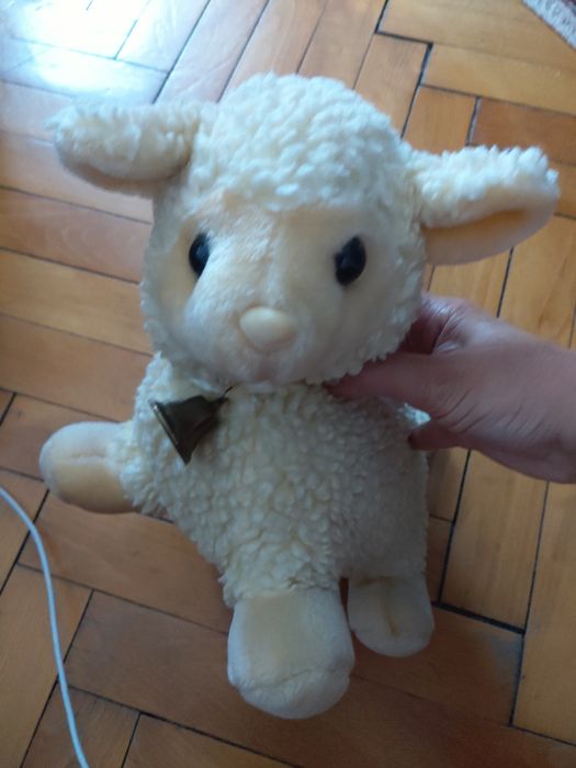 Плюшена играчка овца