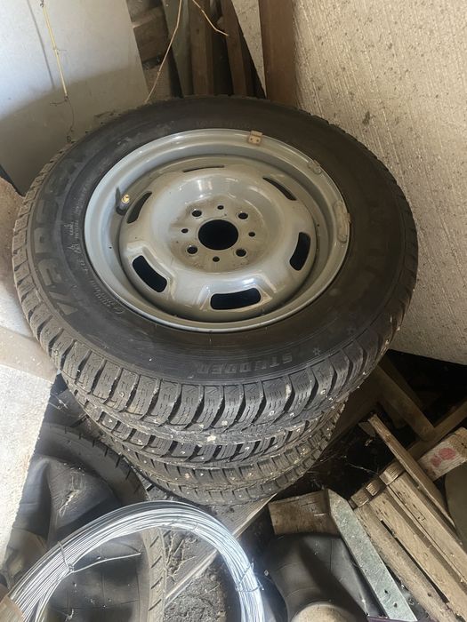 Зимние шына R13 комплект
