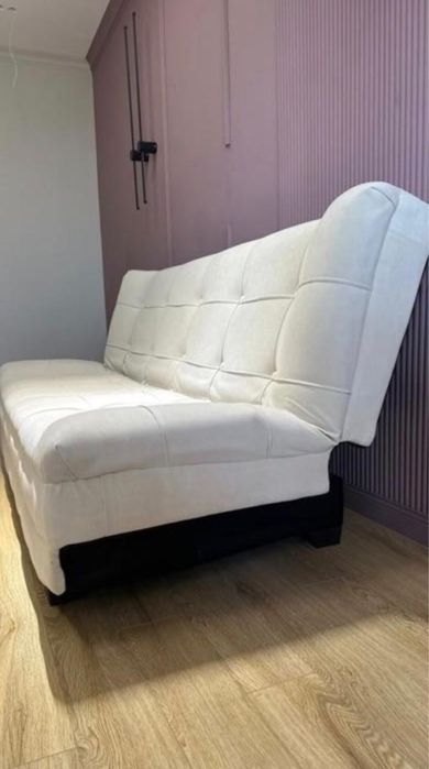 Продам диван в зал