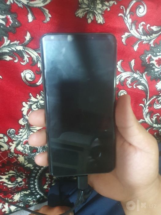 LG V30 yahshi ortiqchaligiga sotyapan