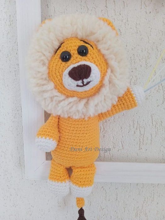 Декорация за детска стая Лъвче