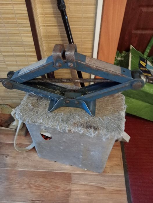 Продам домкрат для автомобиля