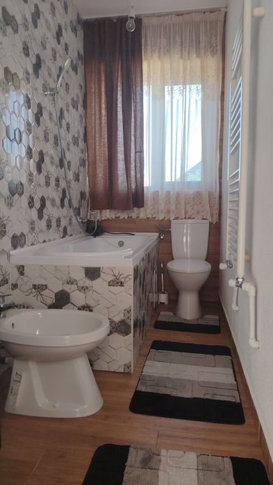 Vând casa in Alparea