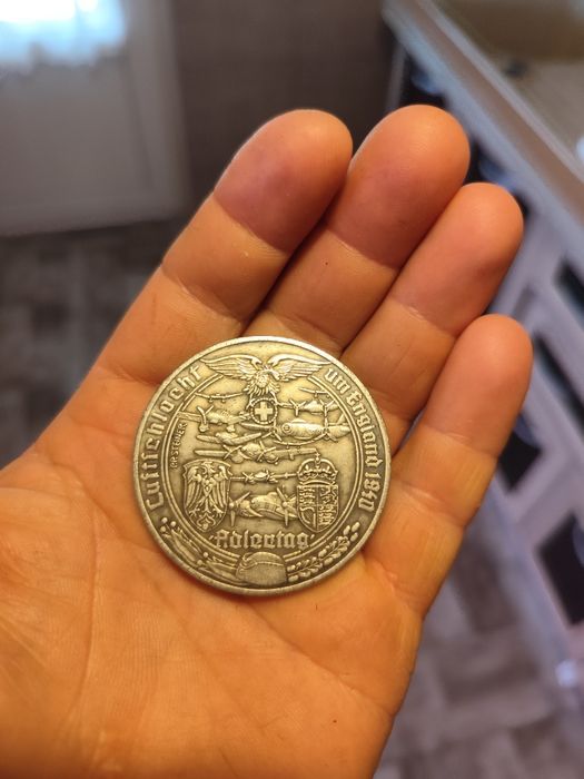 Monedă de colecție.din argint,sau placată.nu prea mă pricep.