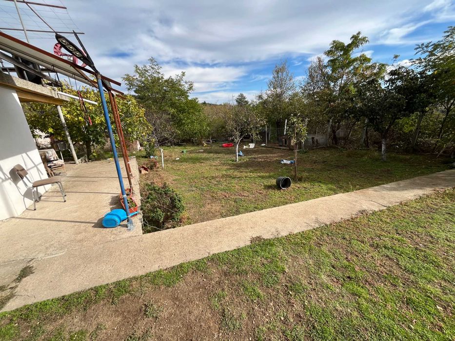 Продава вила в ж.к. Изток над блок 45, гр. Казанлък