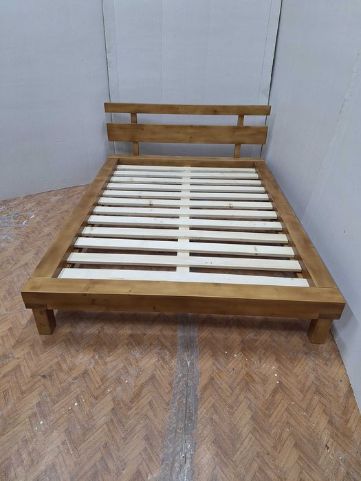 TRANSPORT GRATUIT.Pat din lemn masiv.Cod 222