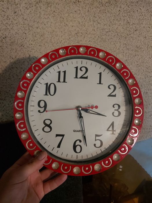 Продам настенные часы