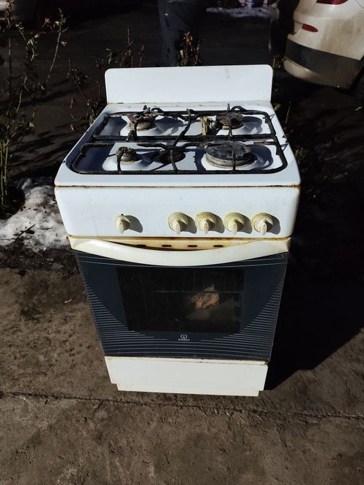 Газовая плита в рабочем состоянии