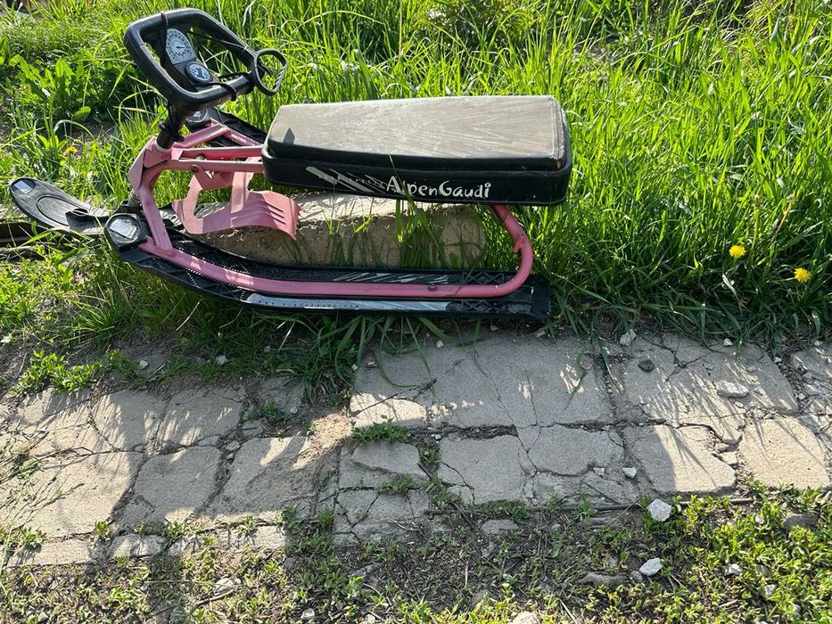 Велосипед детский 2 шт и санки