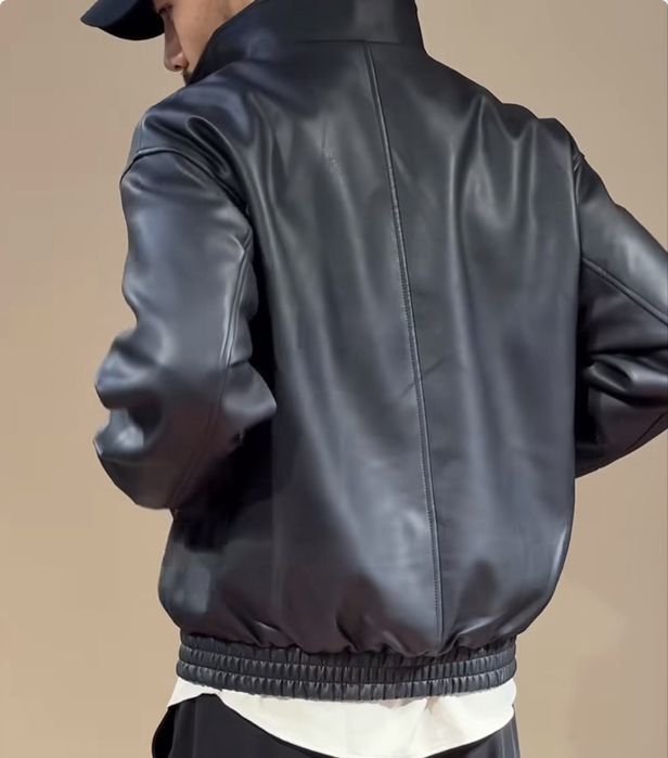 Продам кожаную куртку новую