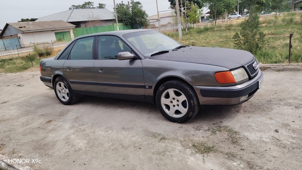 Ауди 100 С4 сотилади