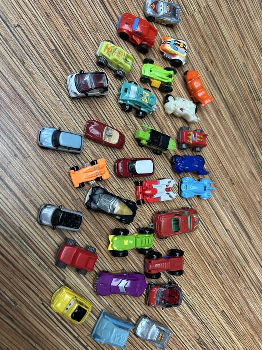 Колекция стари играчки колички от kinder и други