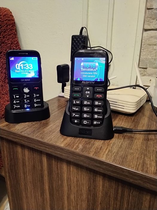 Telefon nou Allview și un Alcatel folosit