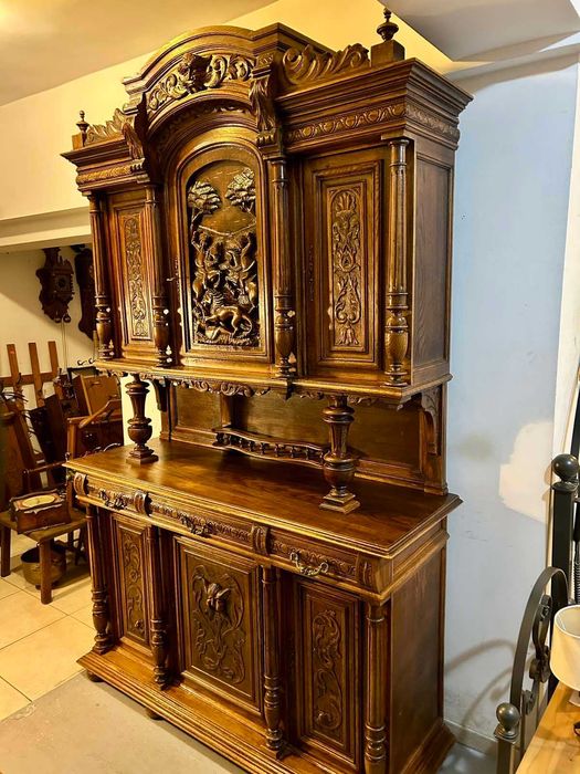Бюфет с богата дърворезба Холандия
