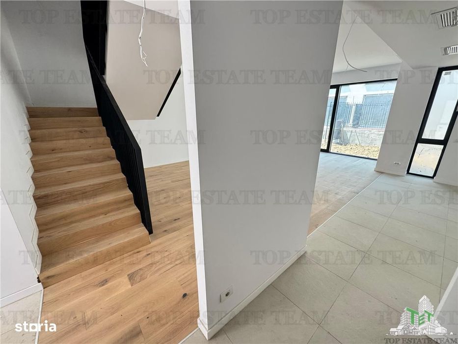 Vila de vanzare in Pipera, Nordul Bucurestiului | Curte privata, teras