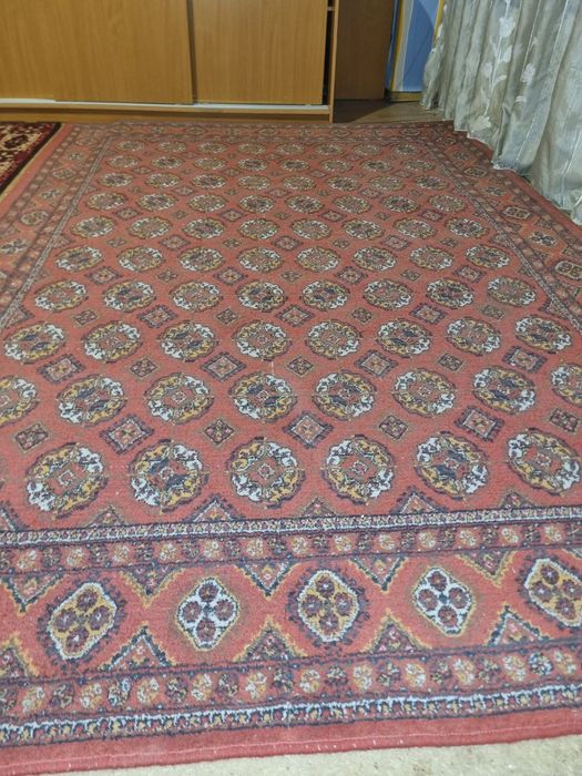 Продаю шерстяной ковер 2.8×2