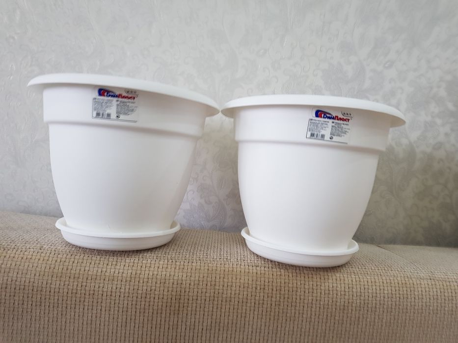 Горшки для цветов.