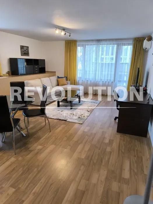 Дава се под наем Двустаен апартамент в Варна, Център - 70 кв.м за 498.27 € - Снимка #1